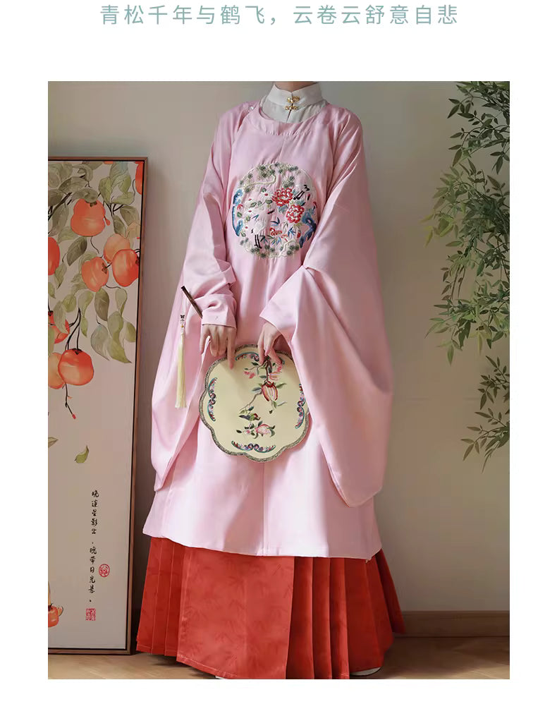 Ming-style Women's Hanfu Set: Round-neck Robe & Horse-faced Skirt