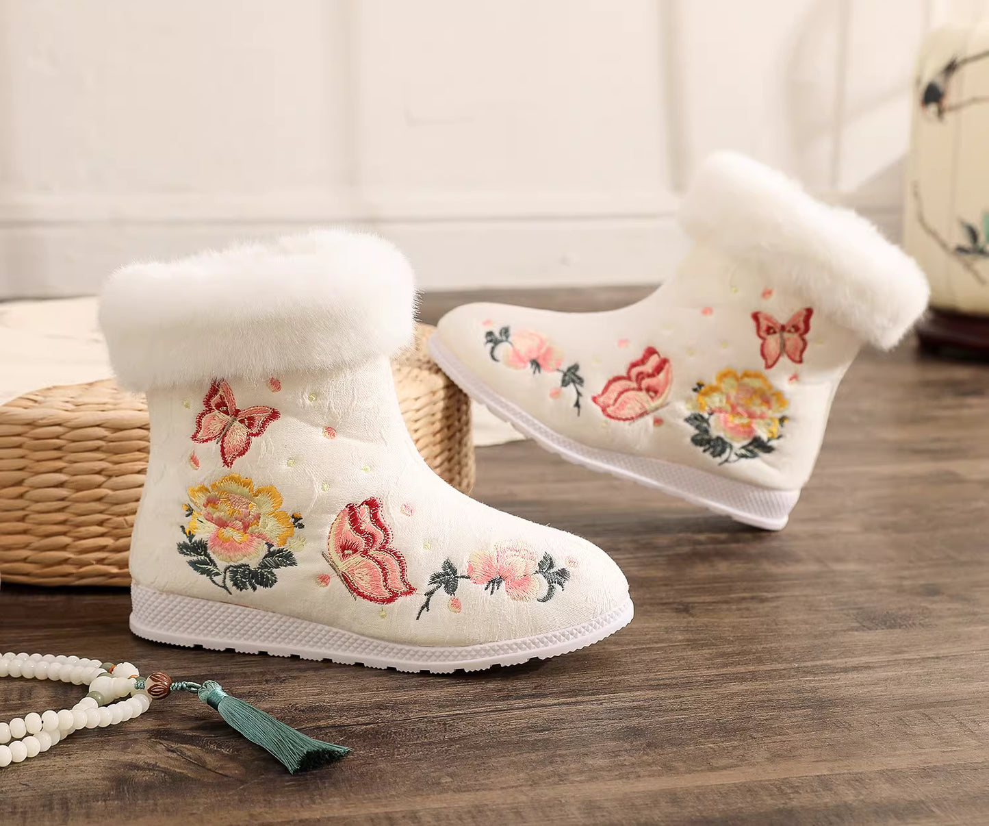 Winter Women's Hanfu Boots - Fleece-lined Cotton Embroidered Boots