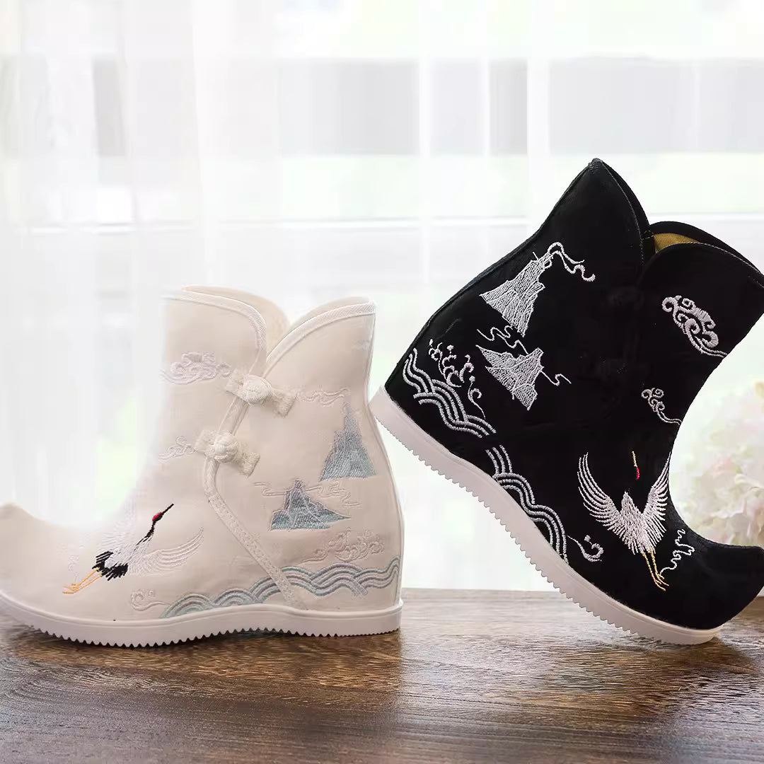 Embroidered Ancient-style Ankle Boots | New Hanfu Footwear