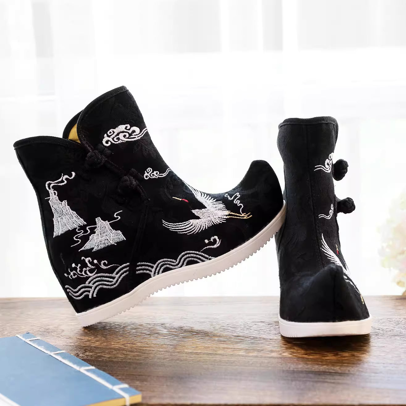 Embroidered Ancient-style Ankle Boots | New Hanfu Footwear