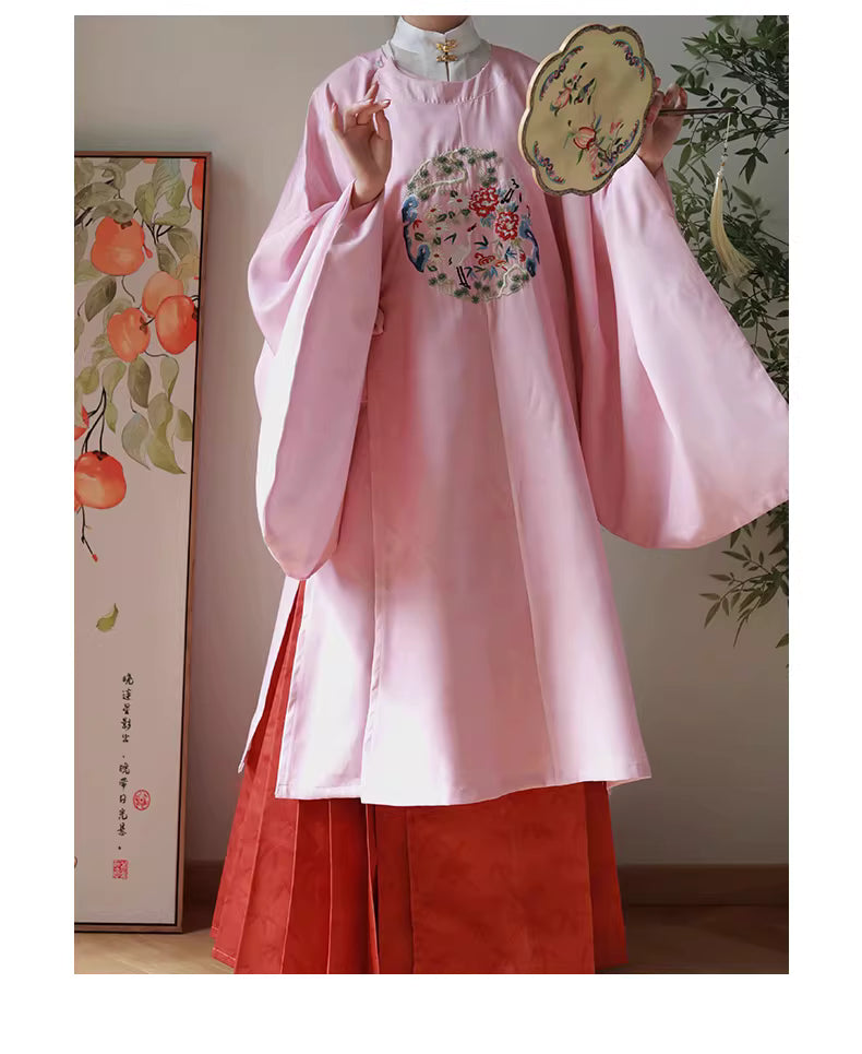 Ming-style Women's Hanfu Set: Round-neck Robe & Horse-faced Skirt