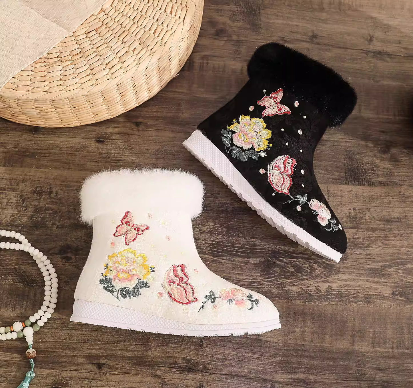 Winter Women's Hanfu Boots - Fleece-lined Cotton Embroidered Boots