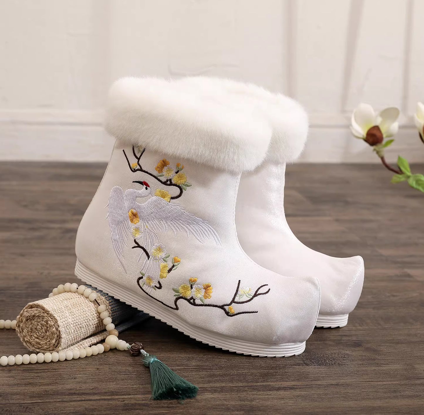 Winter Women's Up-turned Toe Hanfu Boots