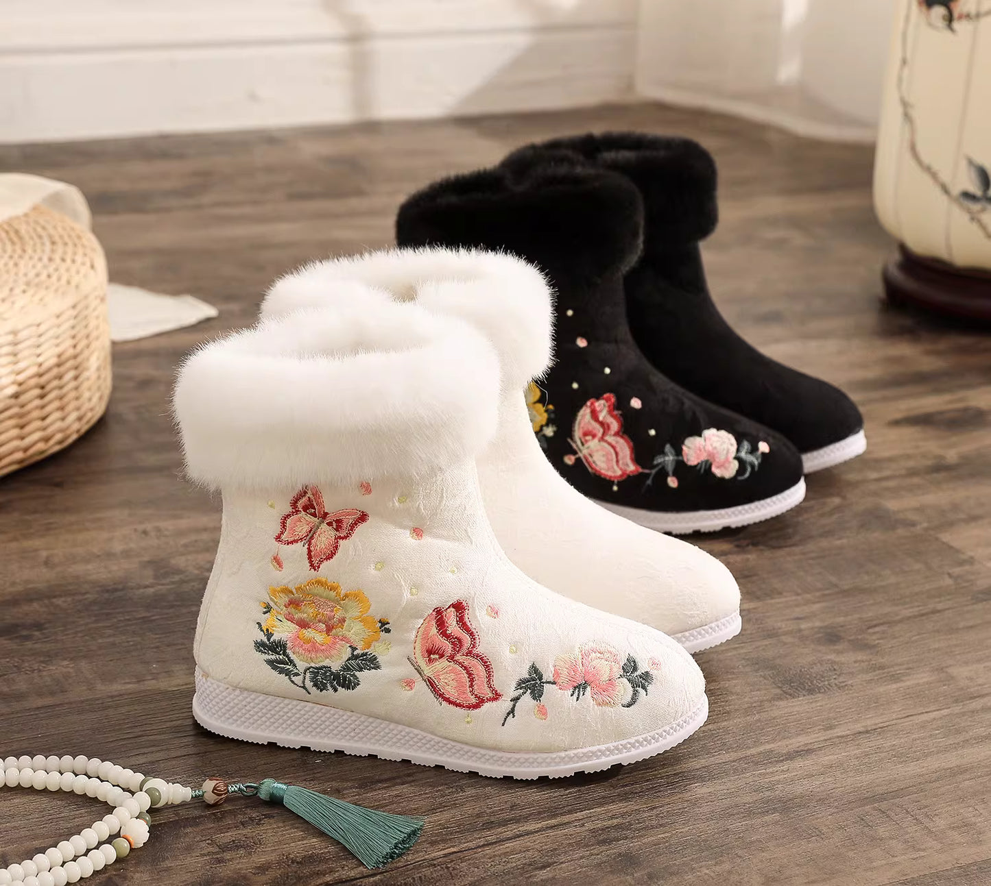 Winter Women's Hanfu Boots - Fleece-lined Cotton Embroidered Boots