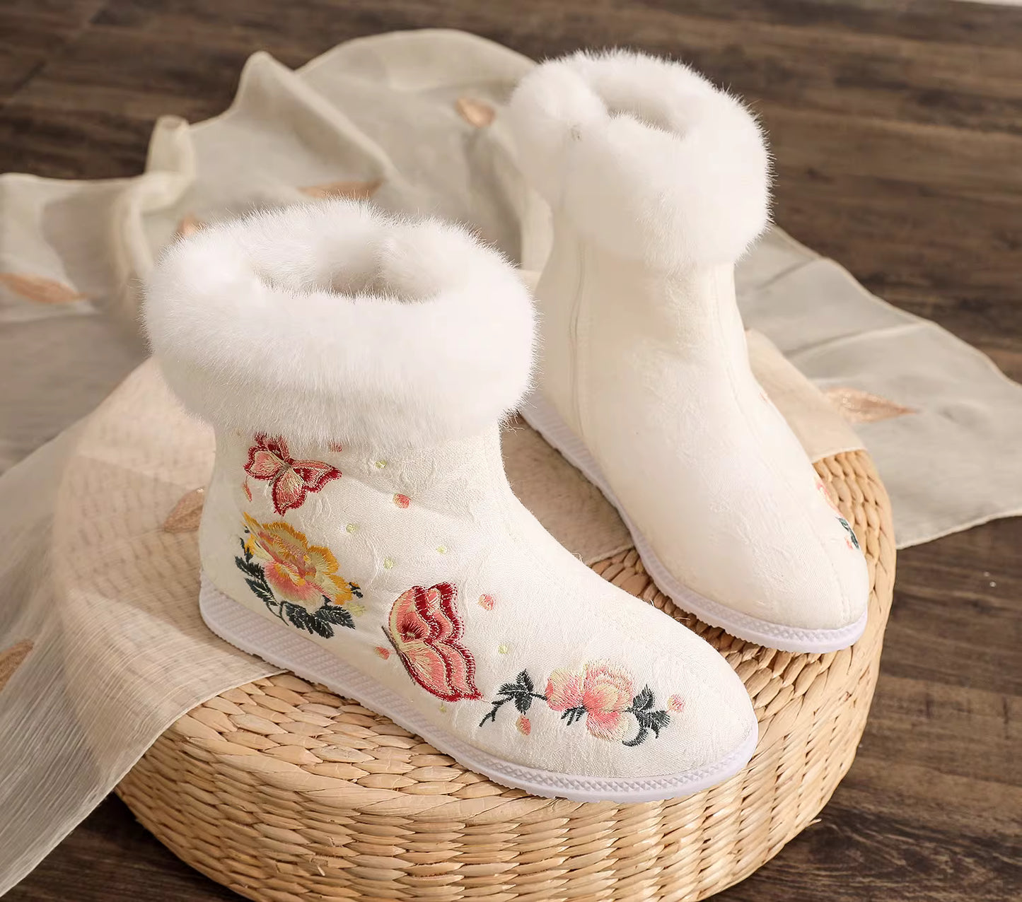 Winter Women's Hanfu Boots - Fleece-lined Cotton Embroidered Boots