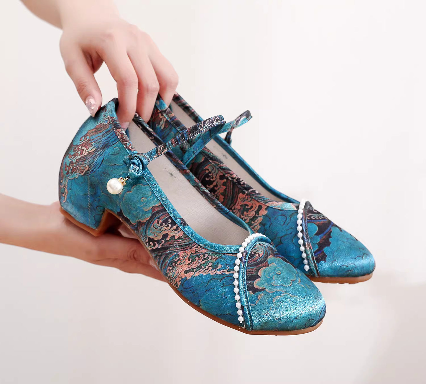 Summer Ancient-style Printed Canvas Shoes