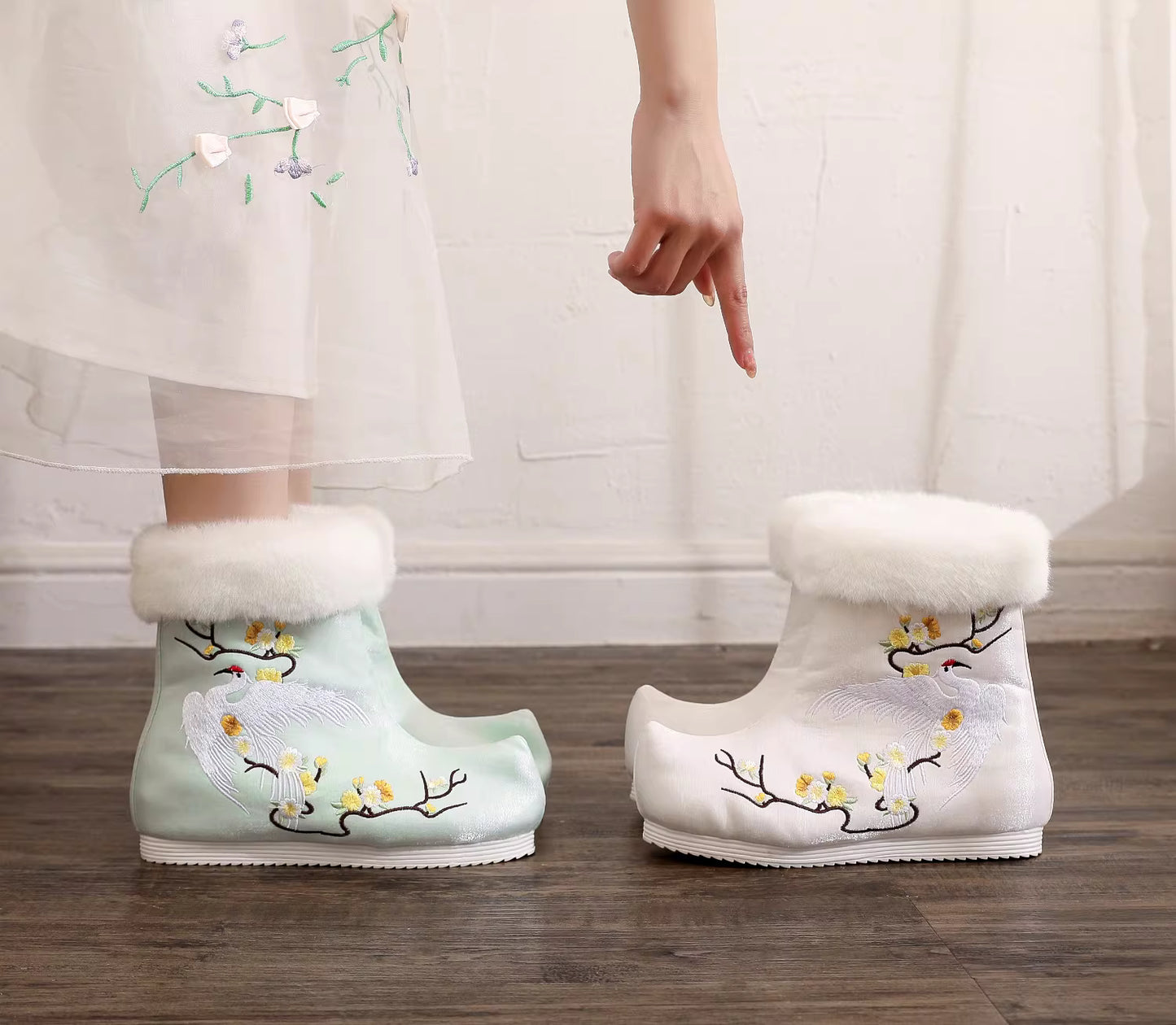Winter Women's Up-turned Toe Hanfu Boots