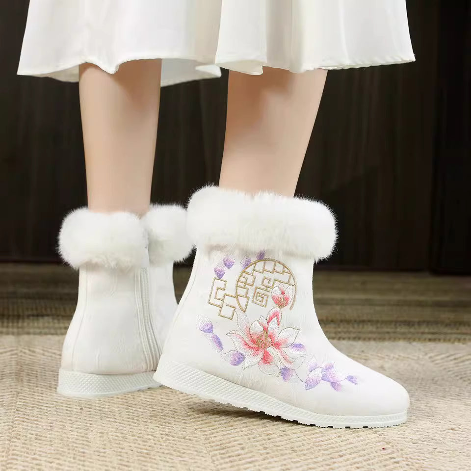 Embroidered Ancient-style Ankle Boots | New Hanfu Footwear