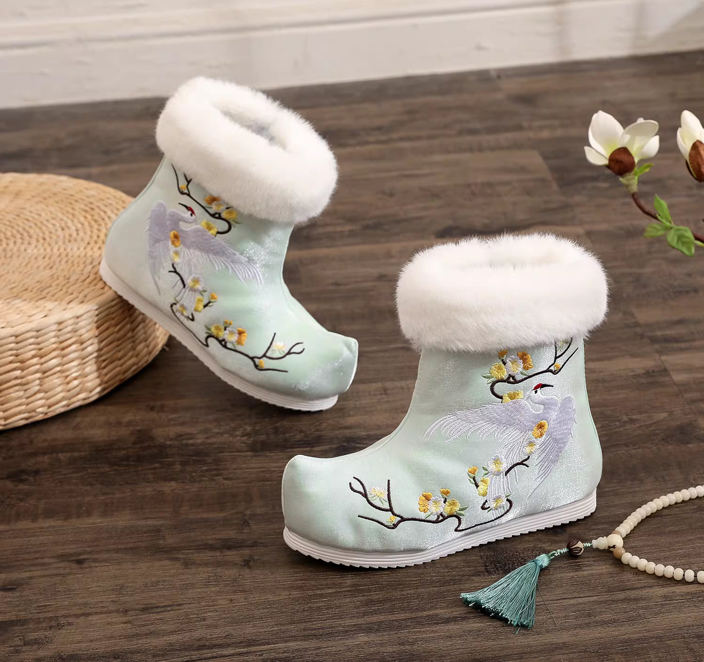 Winter Women's Up-turned Toe Hanfu Boots