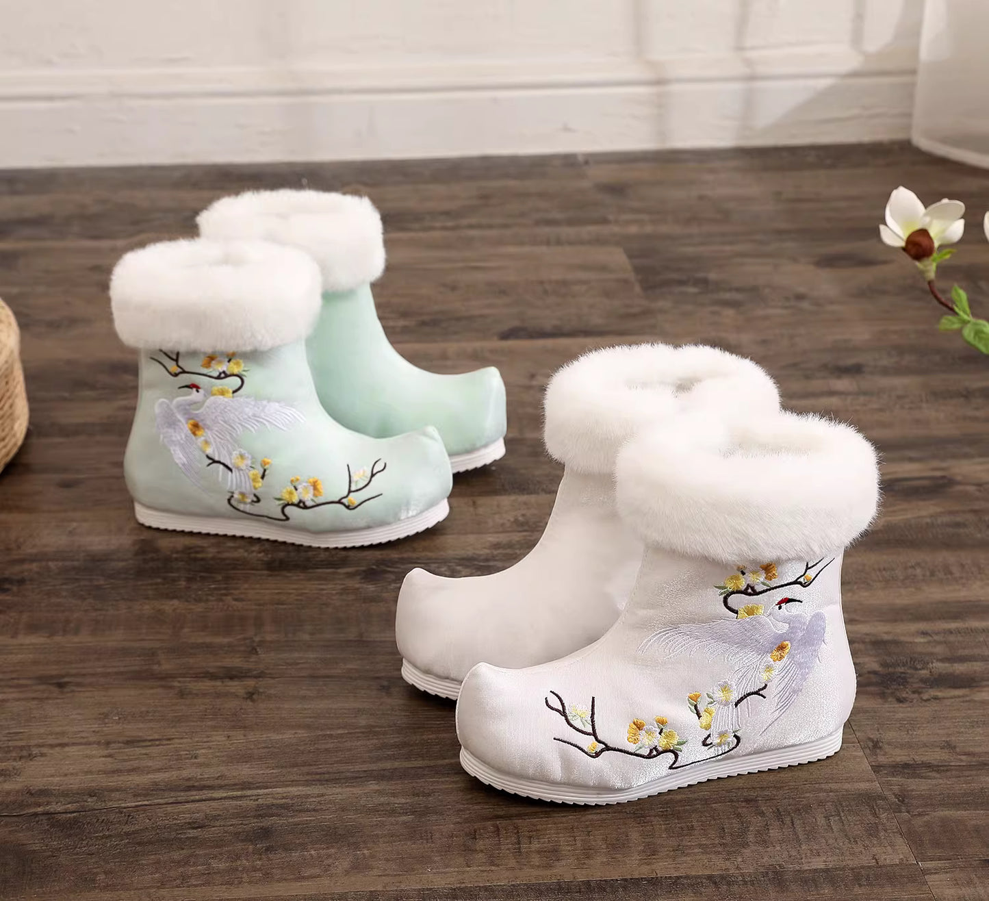 Winter Women's Up-turned Toe Hanfu Boots