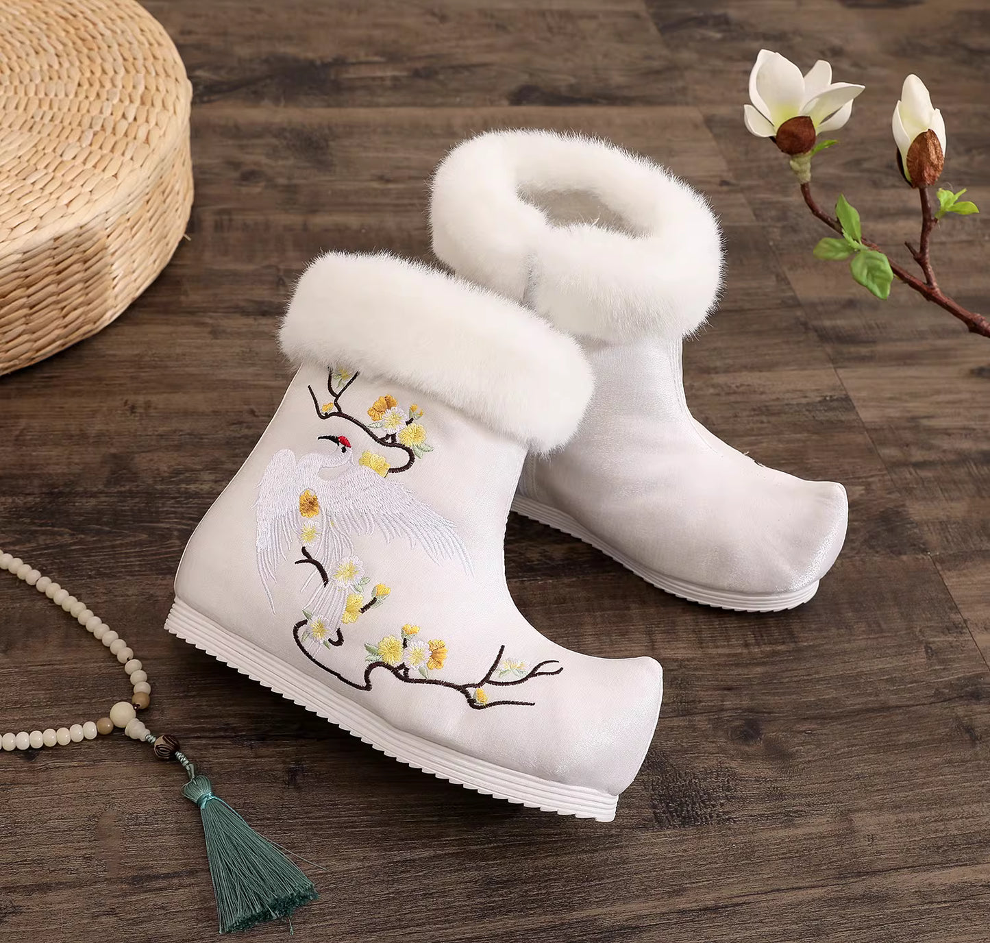 Winter Women's Up-turned Toe Hanfu Boots