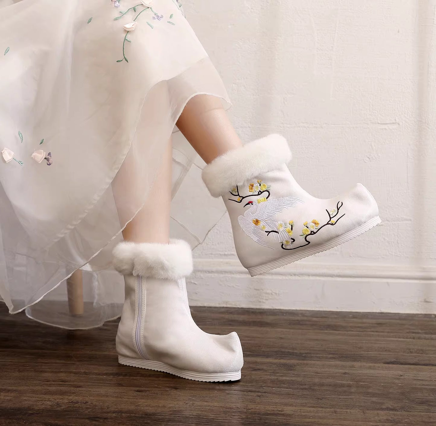 Winter Women's Up-turned Toe Hanfu Boots