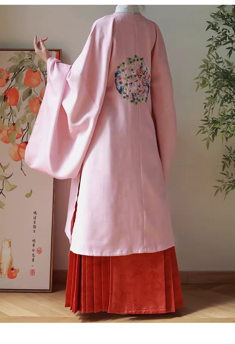 Ming-style Women's Hanfu Set: Round-neck Robe & Horse-faced Skirt